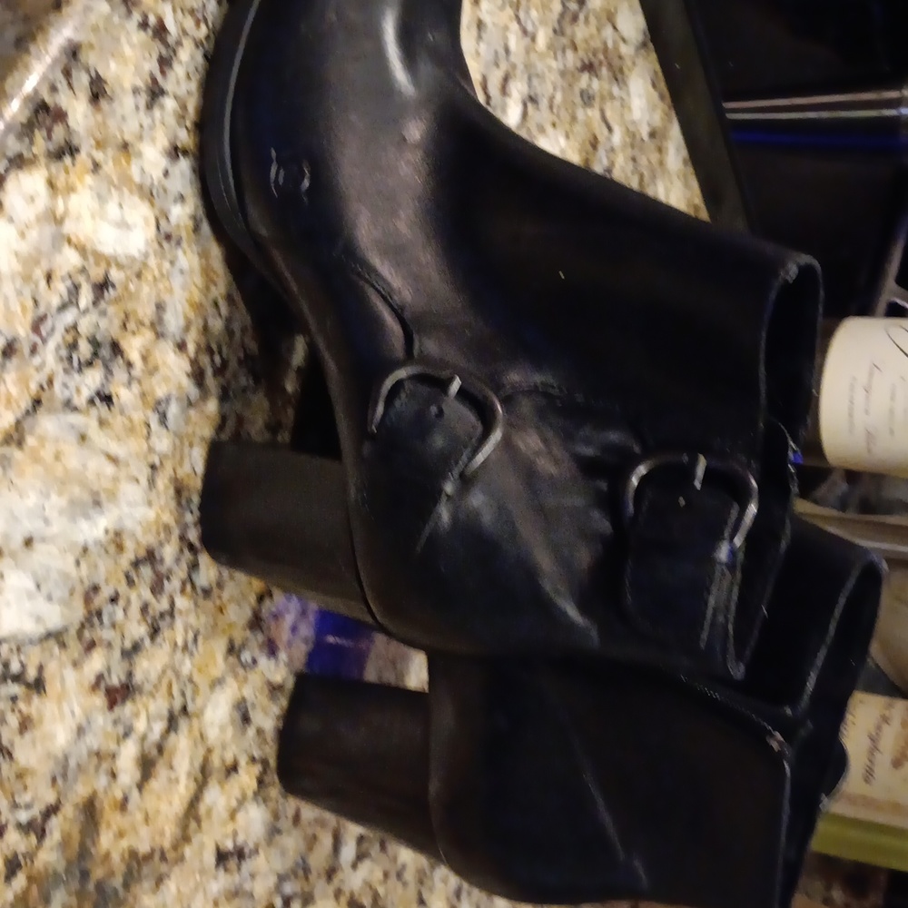Heeled boots